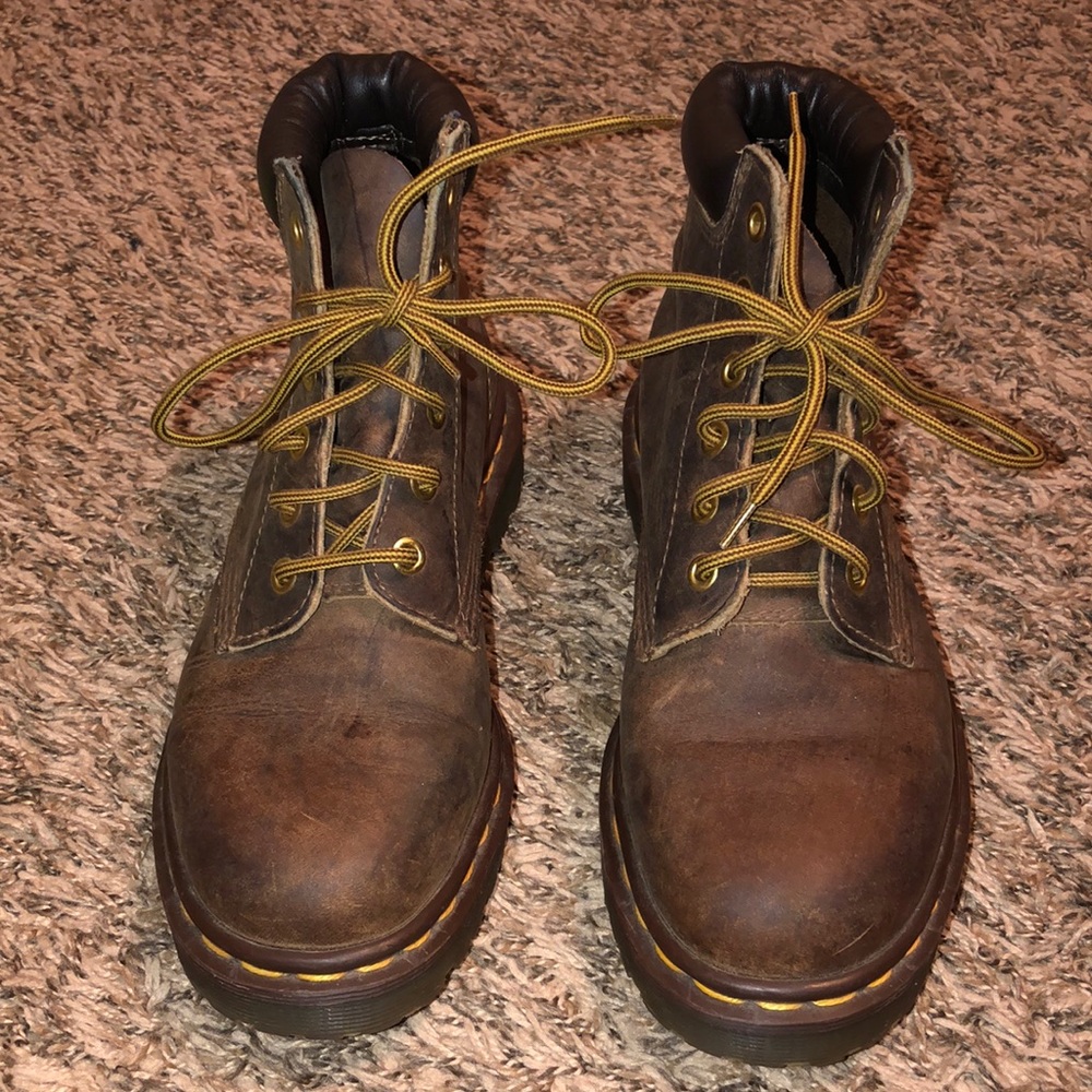 Doc martens size 5 (7 womens 5 mens) brown vintage